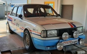Měření na válcové zkušebně po úpravě výkonu závodního speciálu Škoda 130 LR z roku 1985.