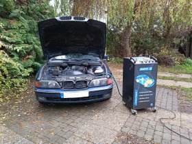 Dekarbonizace motoru vodíkem na voze BMW 523i 125 kW